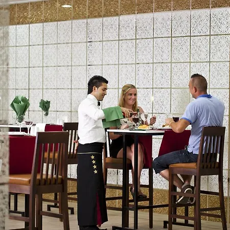 فندق Arabella World 4*