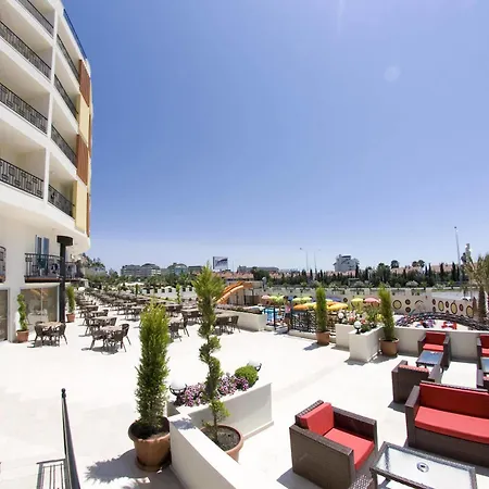 فندق Arabella World 4*